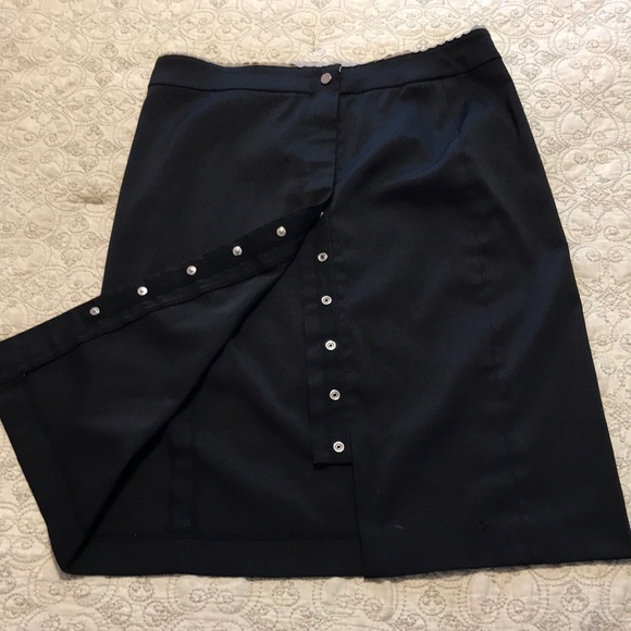 $8 FINAL CLEARANCE - Tommy Skirt - Picture 2 of 7
